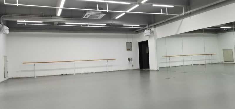 重庆渝北个人舞蹈室小丑地胶施工案例